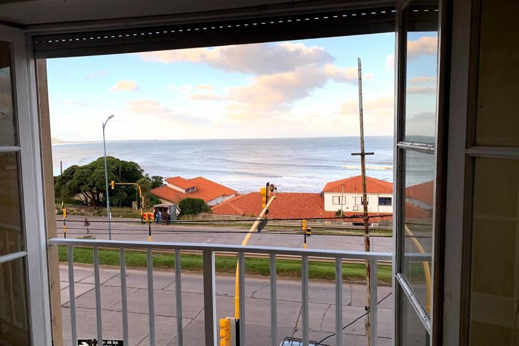 Apartamento Mar del Plata frente al mar Biblioteca Exterior foto